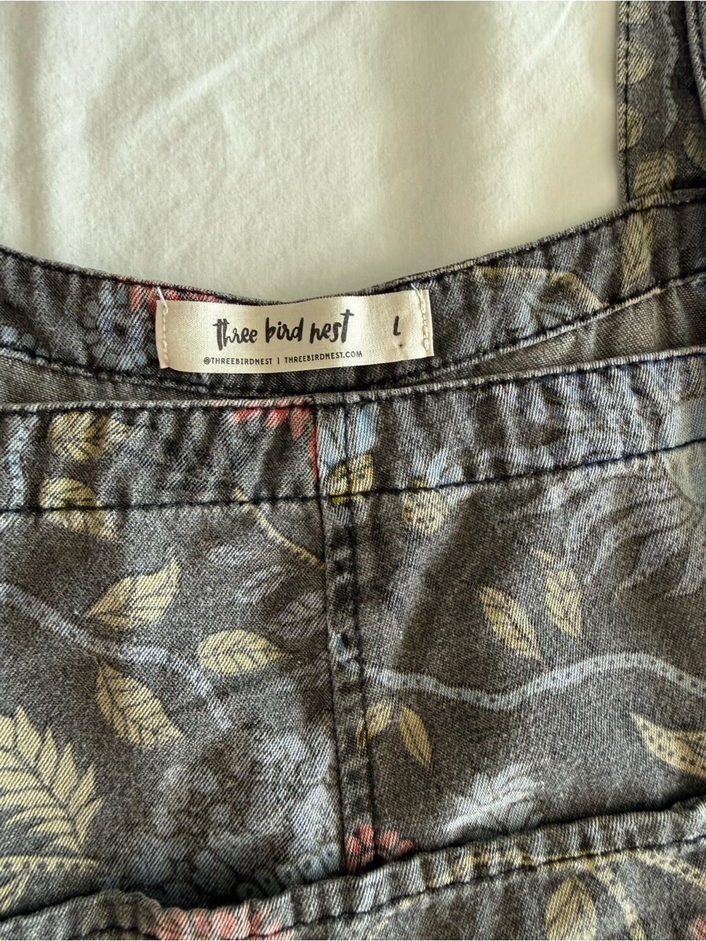 Three Bird Nest High Hopes Slouchy Denim
Overalls Boho Denim Size Large - Picture 5 of 11
